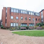 Pembroke House Apartments Exeter For Families Business Relocation Free Parking